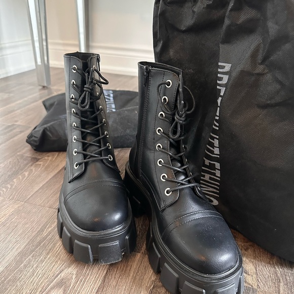 Pretty little thing chunky combat boot - Picture 2 of 6